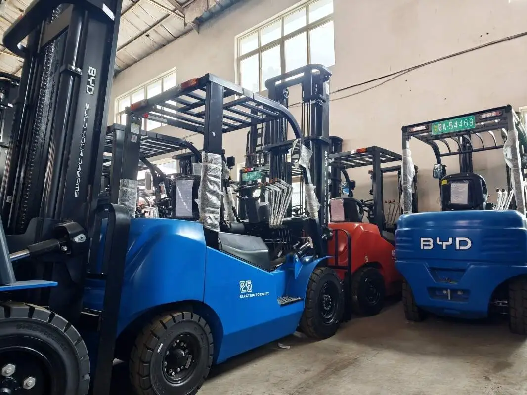 贵阳建材市场批量叉车应用案例(图1) 贵阳建材市场批量叉车应用案例(图1)