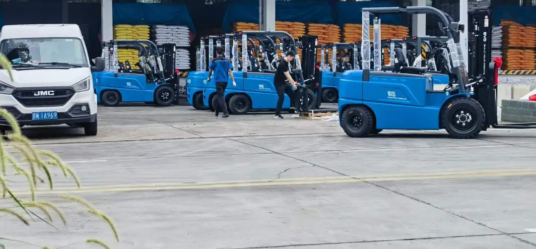 比亚迪新车对比二手叉车 综合成本差异